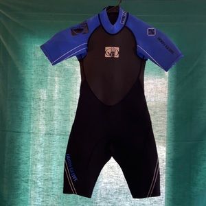 Body Glove Juniors Surf Wet Suit Pro 2
Gray/Black/Blue Size 10 Unisex